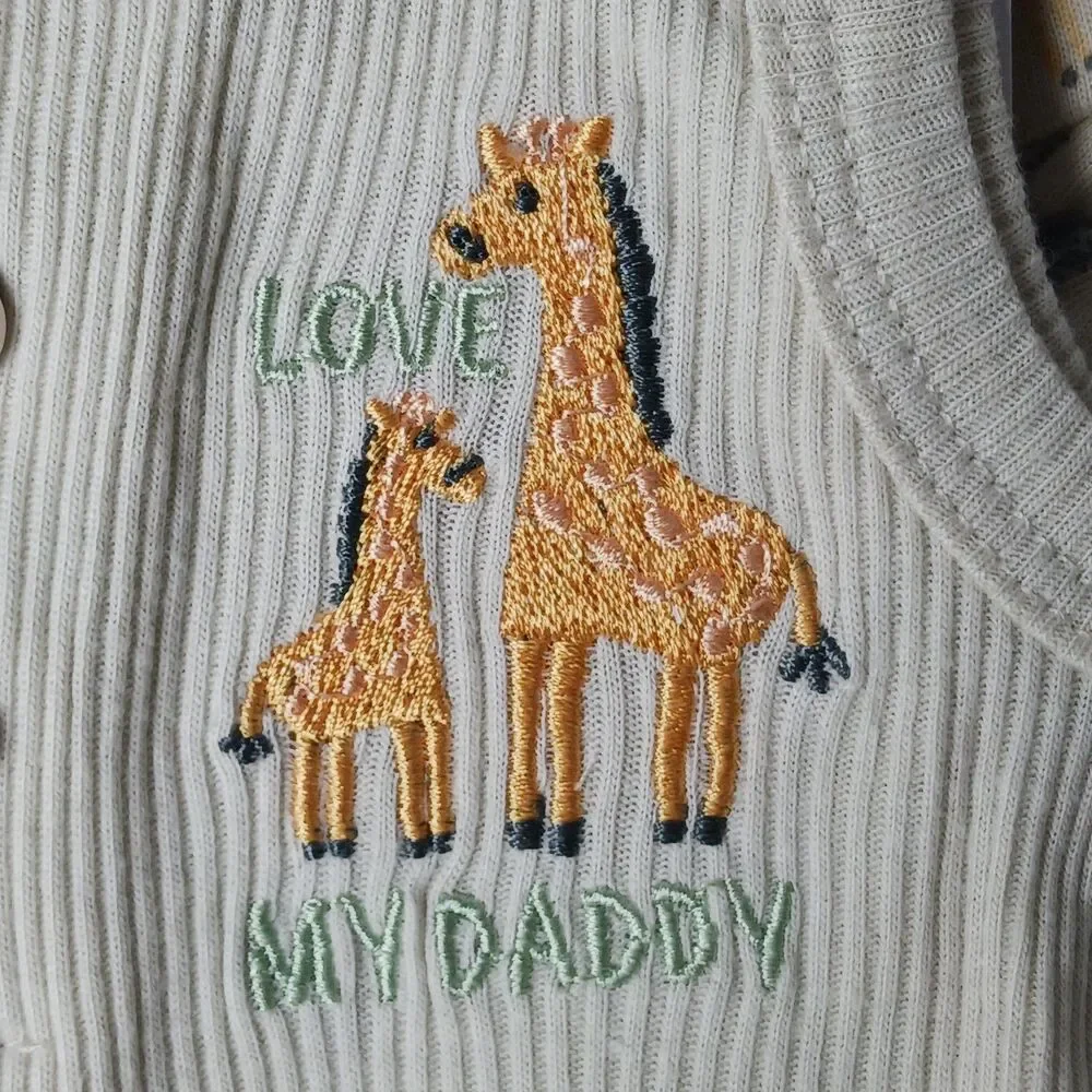 CHICK PEA 3 PIECE OUTFIT- LOVE MY DADDY-TANK, SHORTS, HAT SIZE 0-3 MONTHS